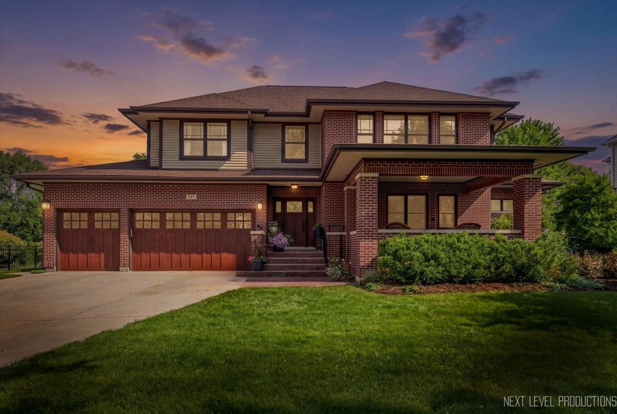 627 Ritter Drive, Batavia, IL 60510 Night light views