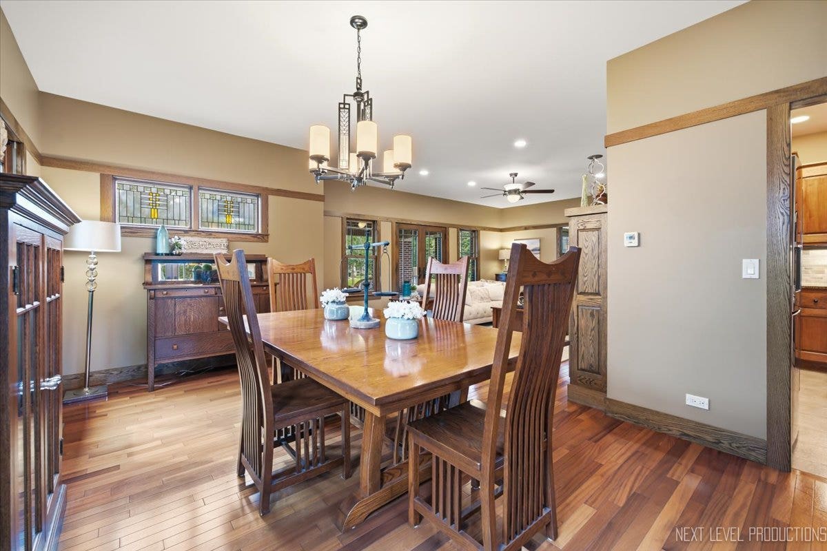 627 Ritter Drive, Batavia, IL 60510 Dining room