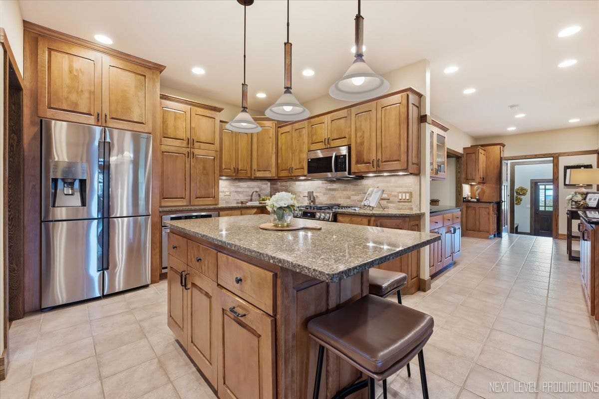 627 Ritter Drive, Batavia, IL 60510 Kitchen