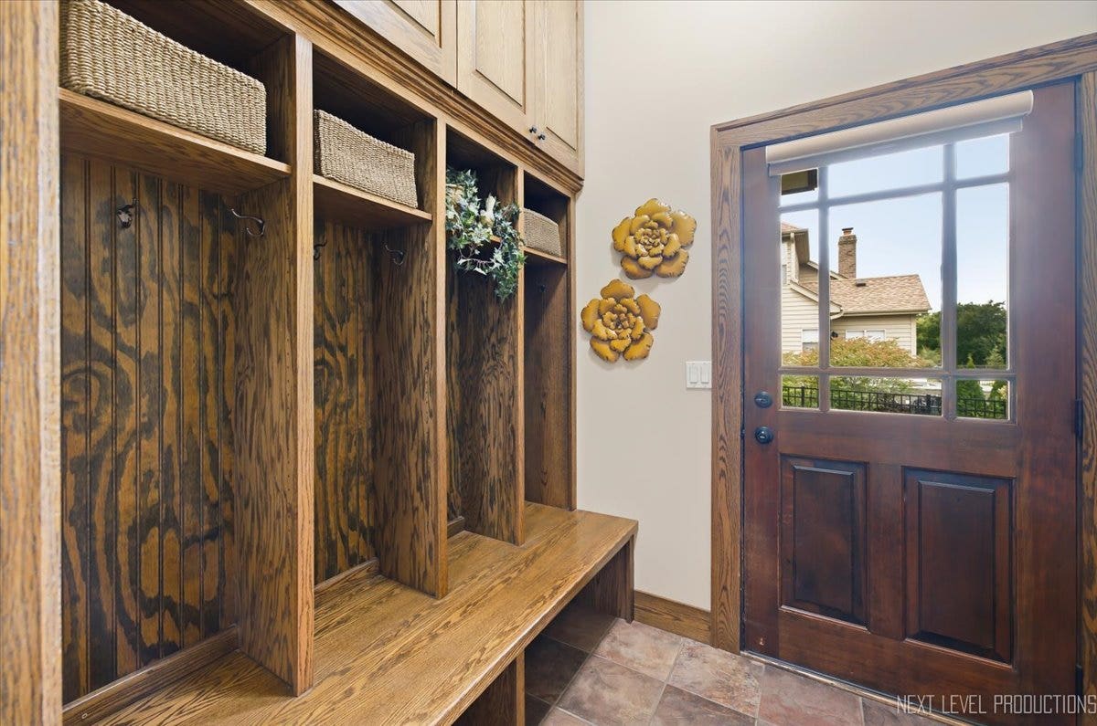 627 Ritter Drive, Batavia, IL 60510 Locker custom mudroom access to the yard