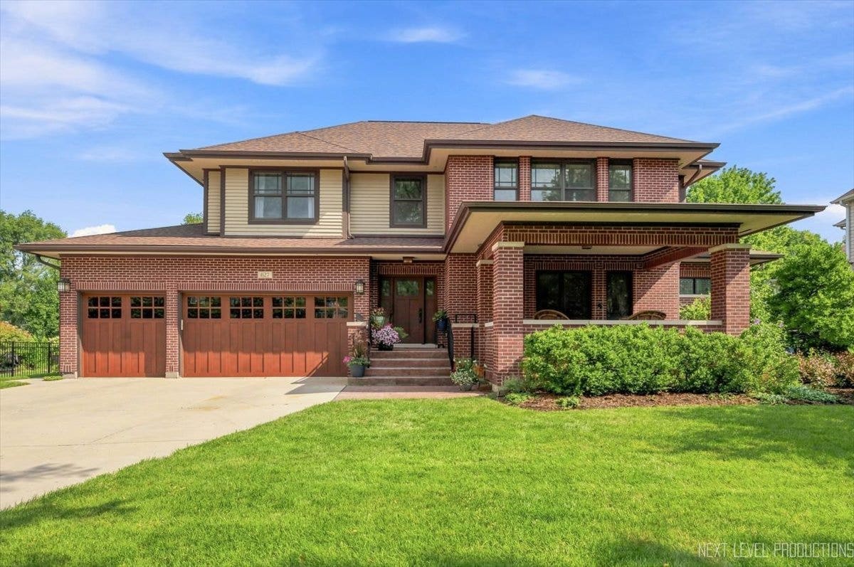 627 Ritter Drive, Batavia, IL 60510 627 Ritter Drive, Batavia, IL 60510