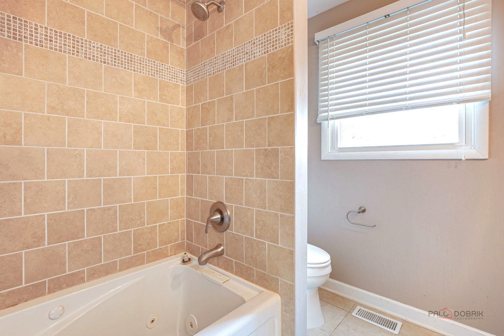 562 Applegate Lane, Lake Zurich, IL 60047 562 Applegate Lane, Lake Zurich, IL 60047
