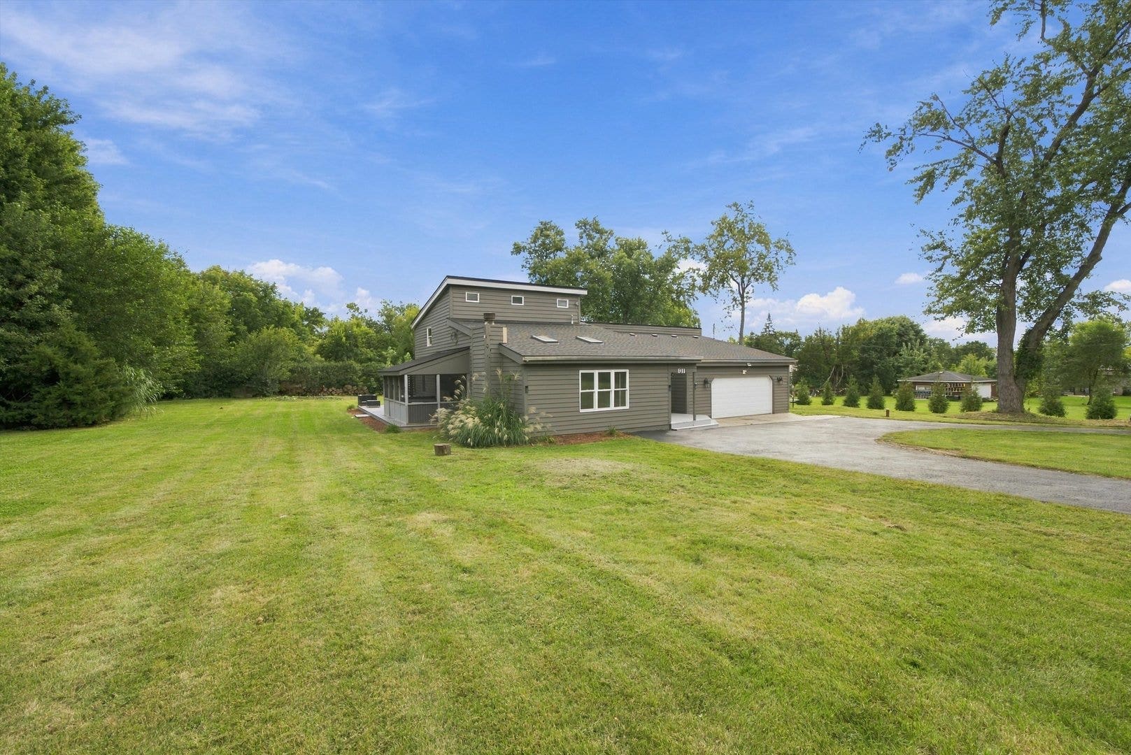 911 Kohley Road, Lisle, IL 60532 911 Kohley Road, Lisle, IL 60532