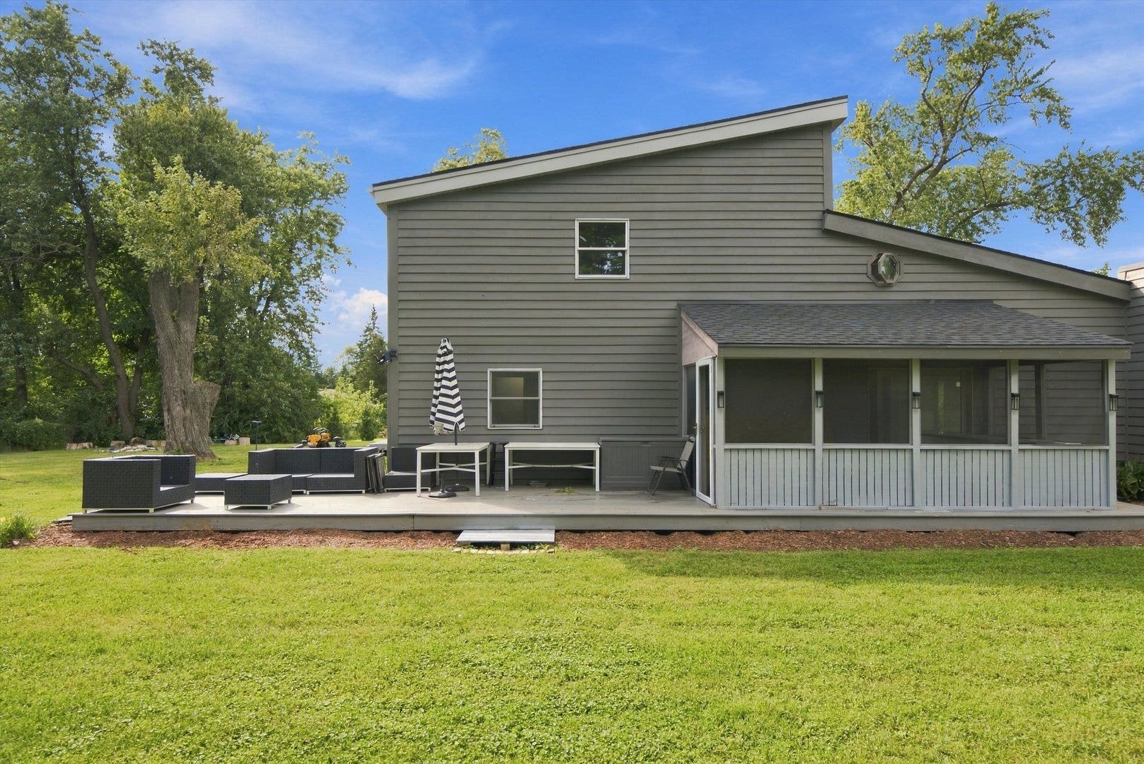 911 Kohley Road, Lisle, IL 60532 911 Kohley Road, Lisle, IL 60532