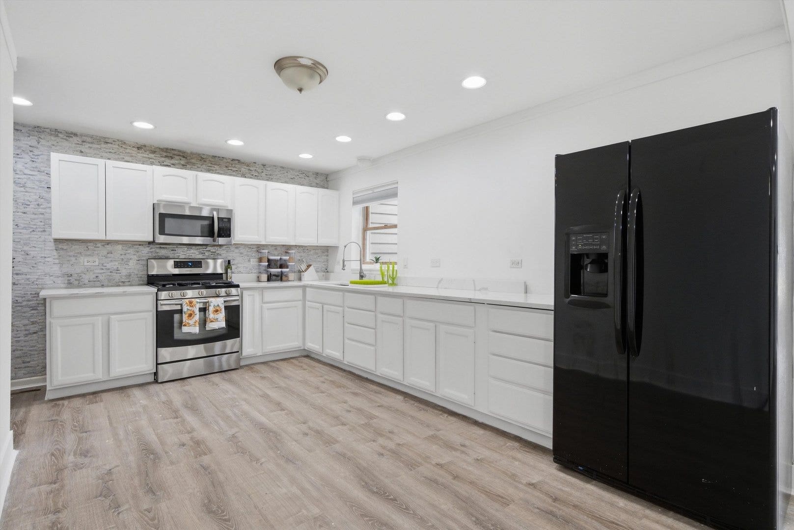 911 Kohley Road, Lisle, IL 60532 911 Kohley Road, Lisle, IL 60532