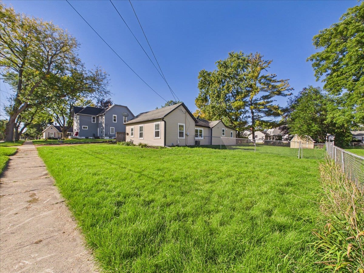 1027 Garfield Avenue, Belvidere, IL 61008 1027 Garfield Avenue, Belvidere, IL 61008