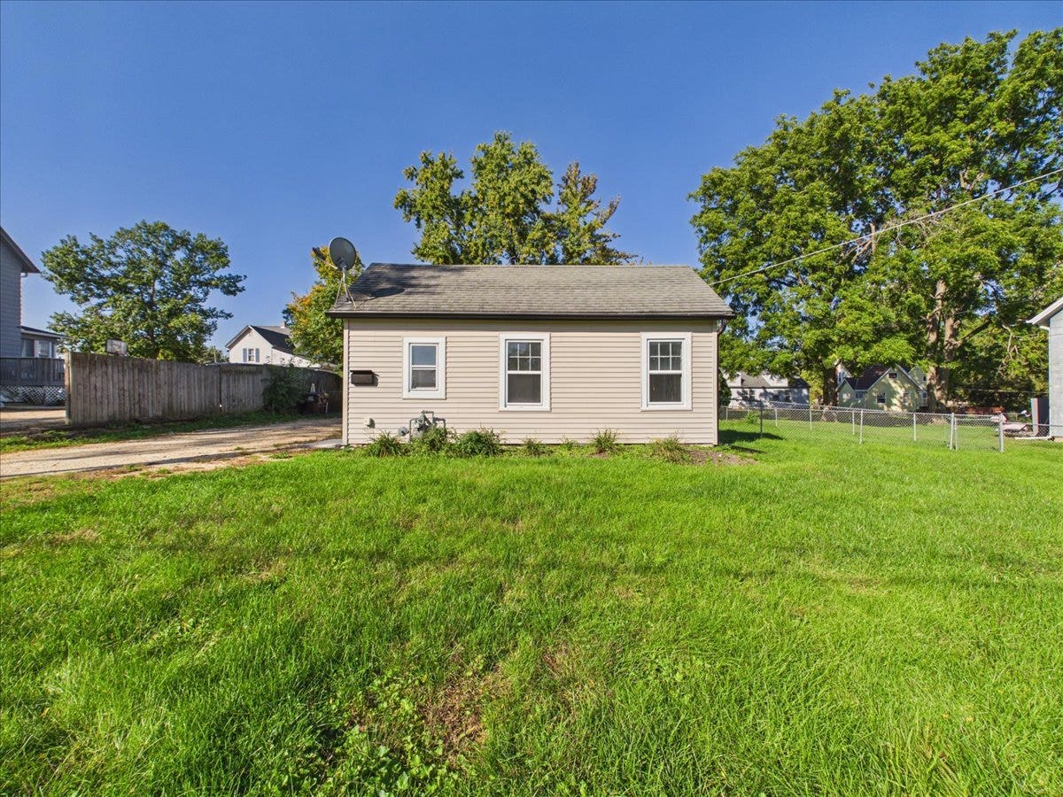 1027 Garfield Avenue, Belvidere, IL 61008 1027 Garfield Avenue, Belvidere, IL 61008