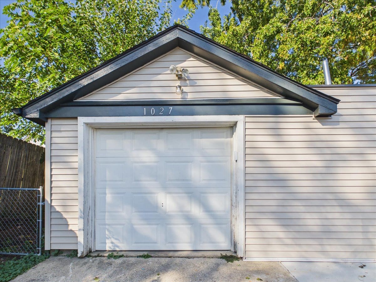 1027 Garfield Avenue, Belvidere, IL 61008 1027 Garfield Avenue, Belvidere, IL 61008