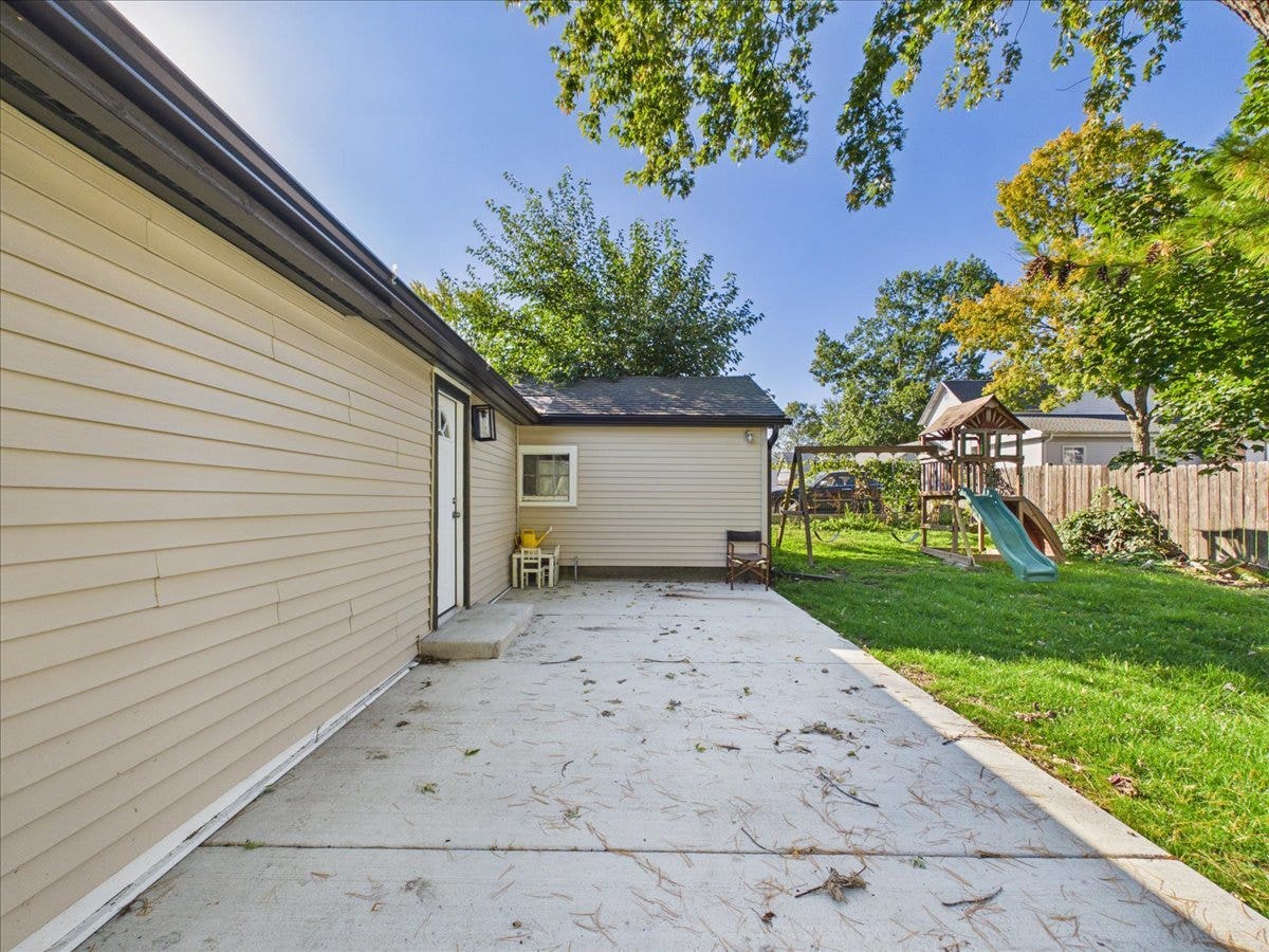 1027 Garfield Avenue, Belvidere, IL 61008 1027 Garfield Avenue, Belvidere, IL 61008