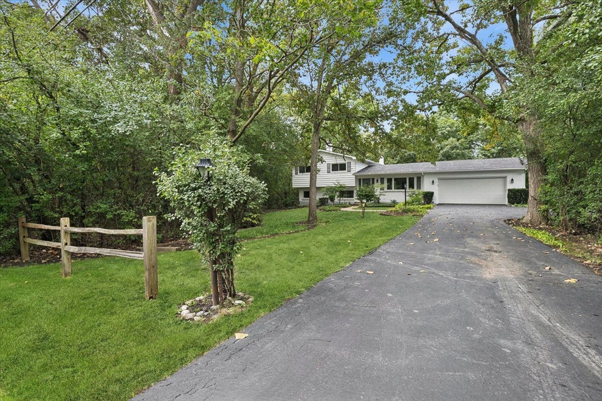 26890 N Longwood Road, Lake Forest, IL 60045