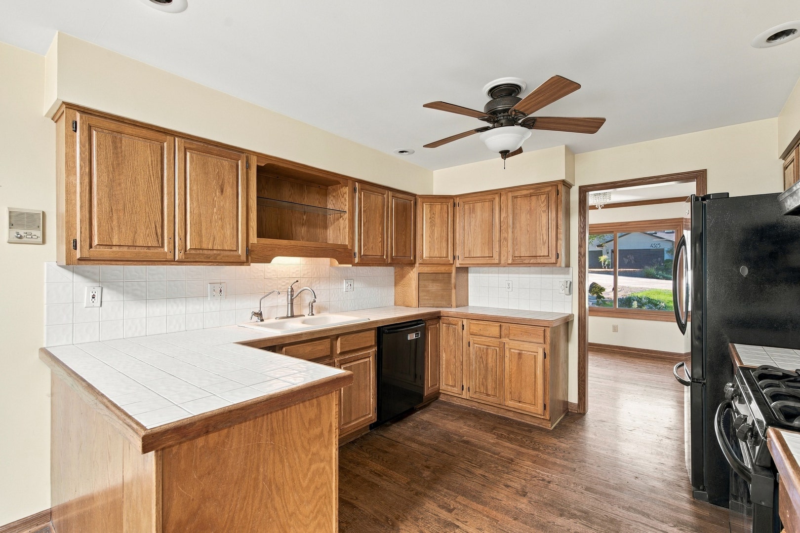 4516 Hillside Court, Crystal Lake, IL 60012 4516 Hillside Court, Crystal Lake, IL 60012