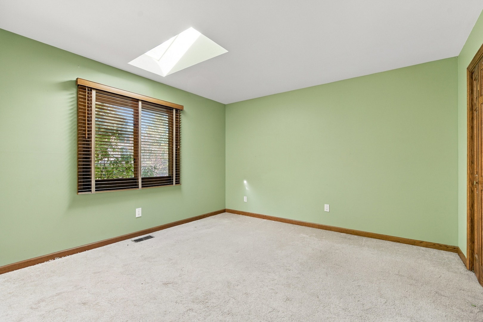 4516 Hillside Court, Crystal Lake, IL 60012 4516 Hillside Court, Crystal Lake, IL 60012