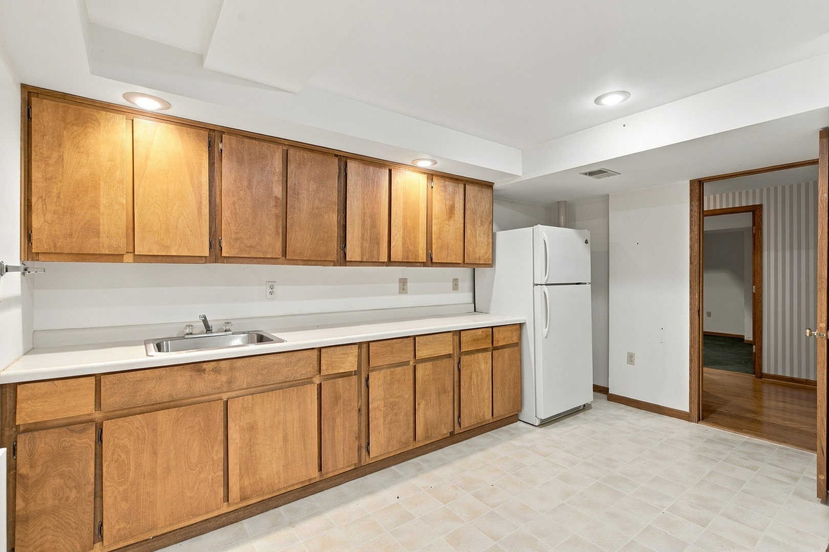 4516 Hillside Court, Crystal Lake, IL 60012 4516 Hillside Court, Crystal Lake, IL 60012