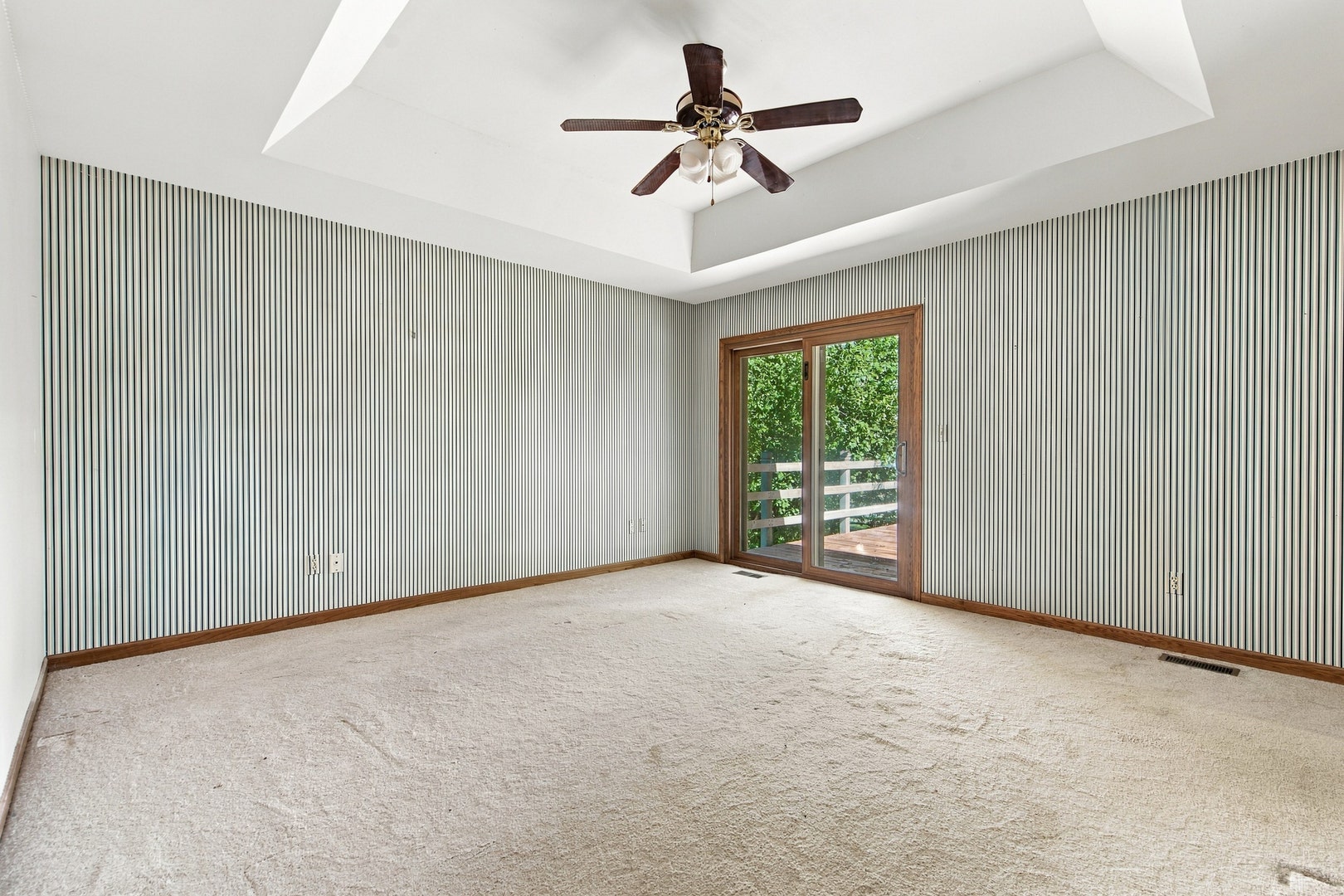 4516 Hillside Court, Crystal Lake, IL 60012 4516 Hillside Court, Crystal Lake, IL 60012