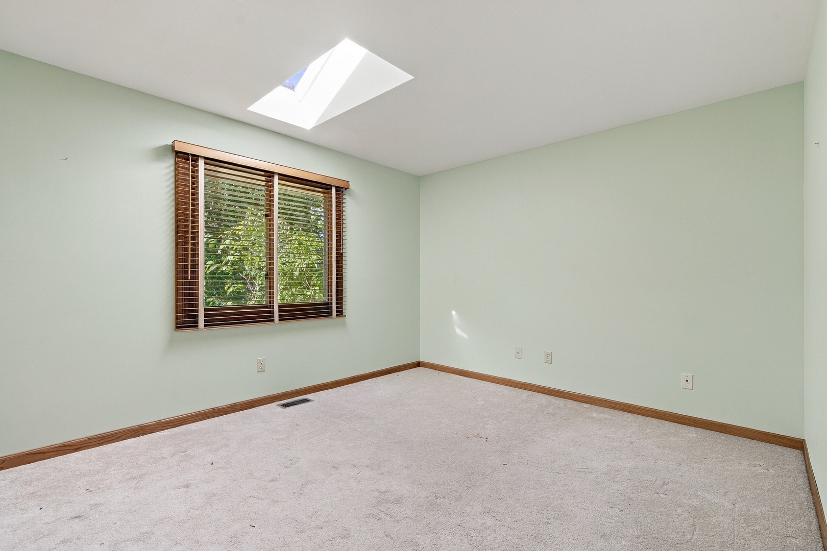 4516 Hillside Court, Crystal Lake, IL 60012 4516 Hillside Court, Crystal Lake, IL 60012