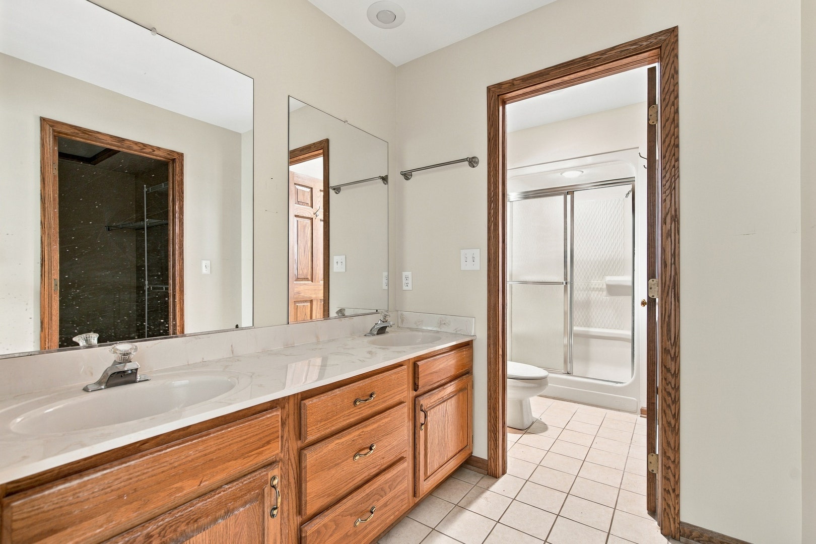 4516 Hillside Court, Crystal Lake, IL 60012 4516 Hillside Court, Crystal Lake, IL 60012