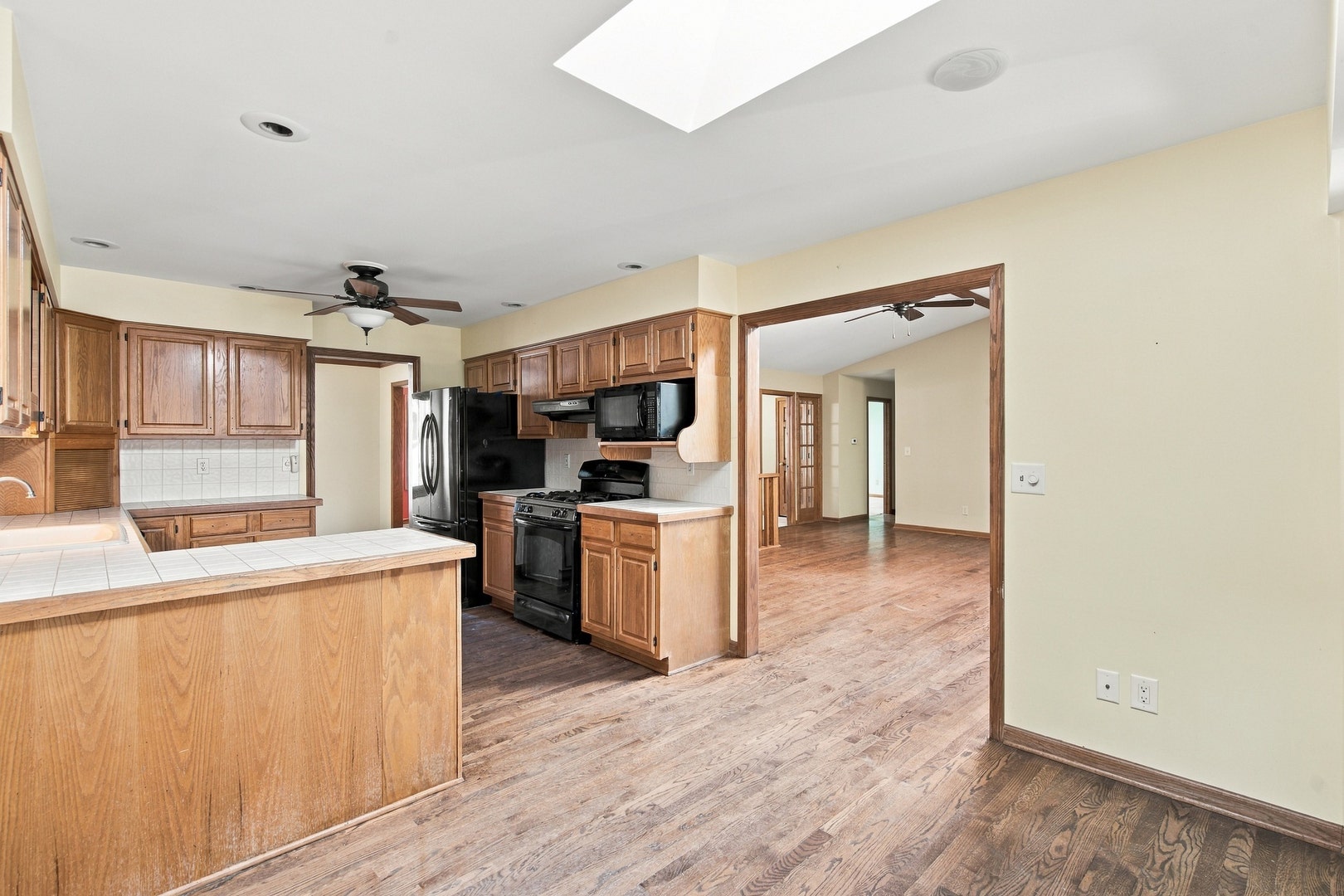 4516 Hillside Court, Crystal Lake, IL 60012 4516 Hillside Court, Crystal Lake, IL 60012