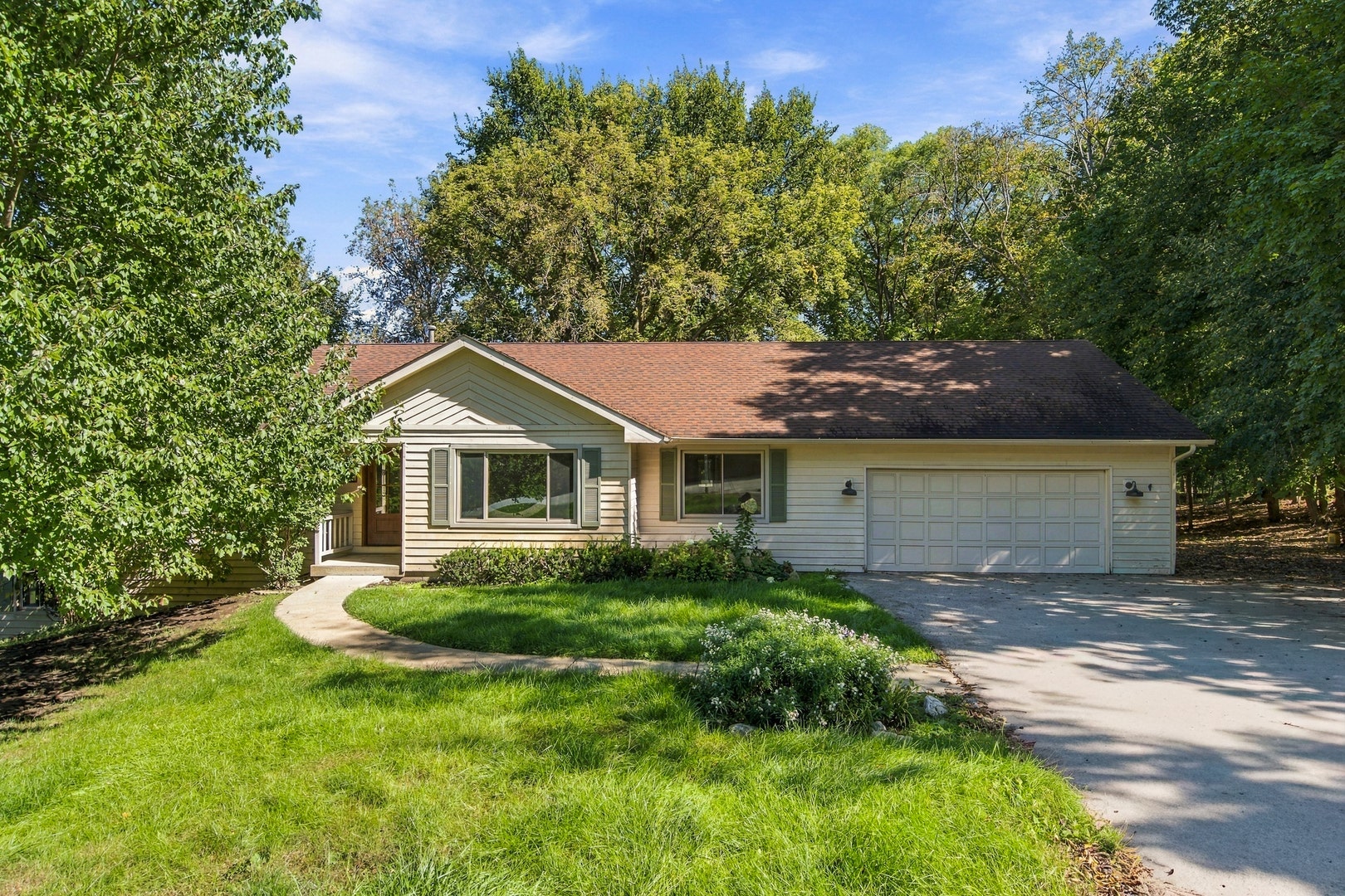 4516 Hillside Court, Crystal Lake, IL 60012 4516 Hillside Court, Crystal Lake, IL 60012