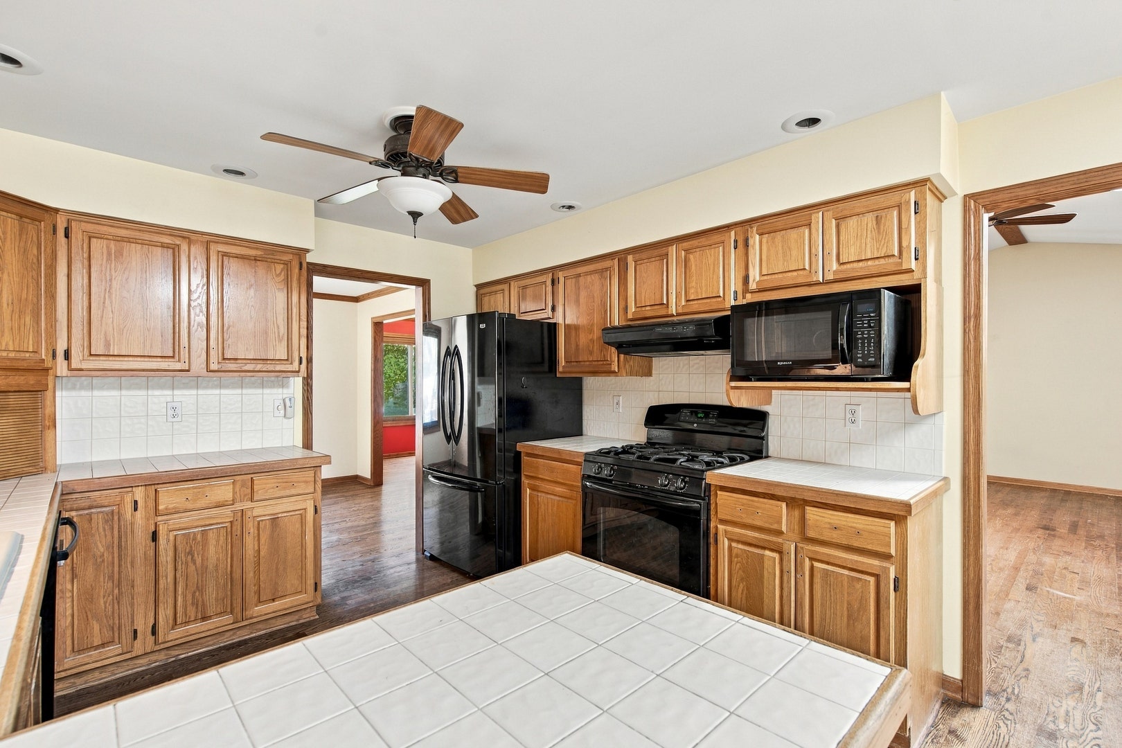 4516 Hillside Court, Crystal Lake, IL 60012 4516 Hillside Court, Crystal Lake, IL 60012