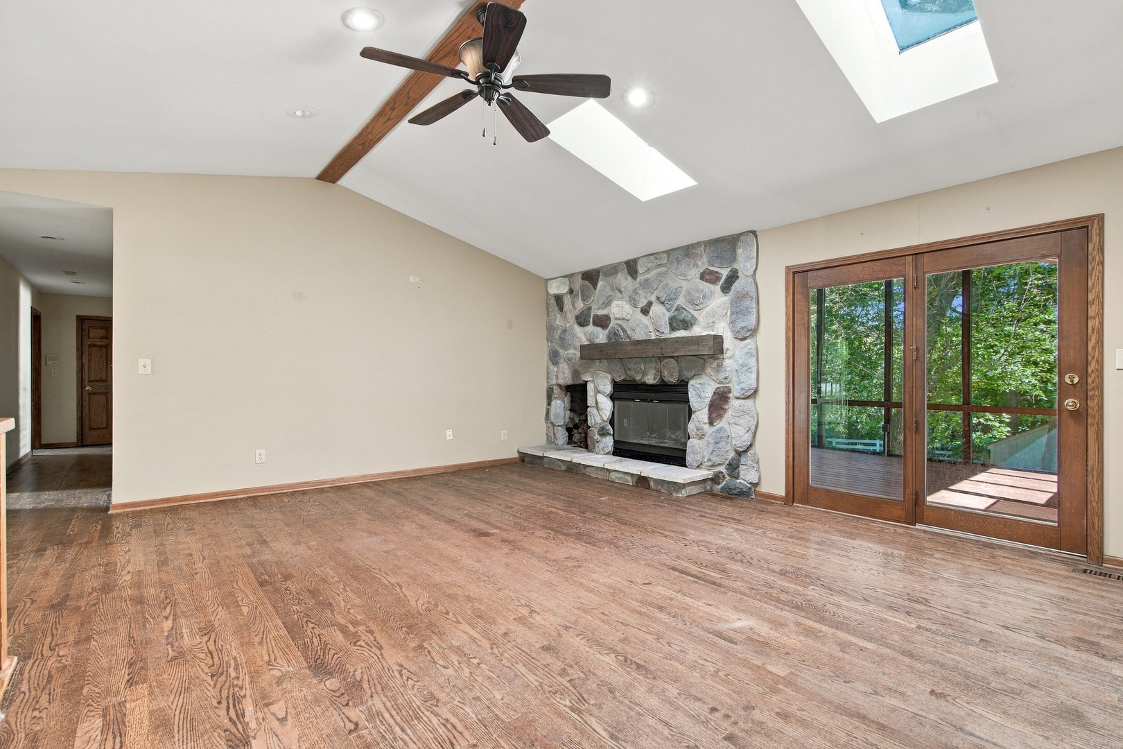 4516 Hillside Court, Crystal Lake, IL 60012 4516 Hillside Court, Crystal Lake, IL 60012