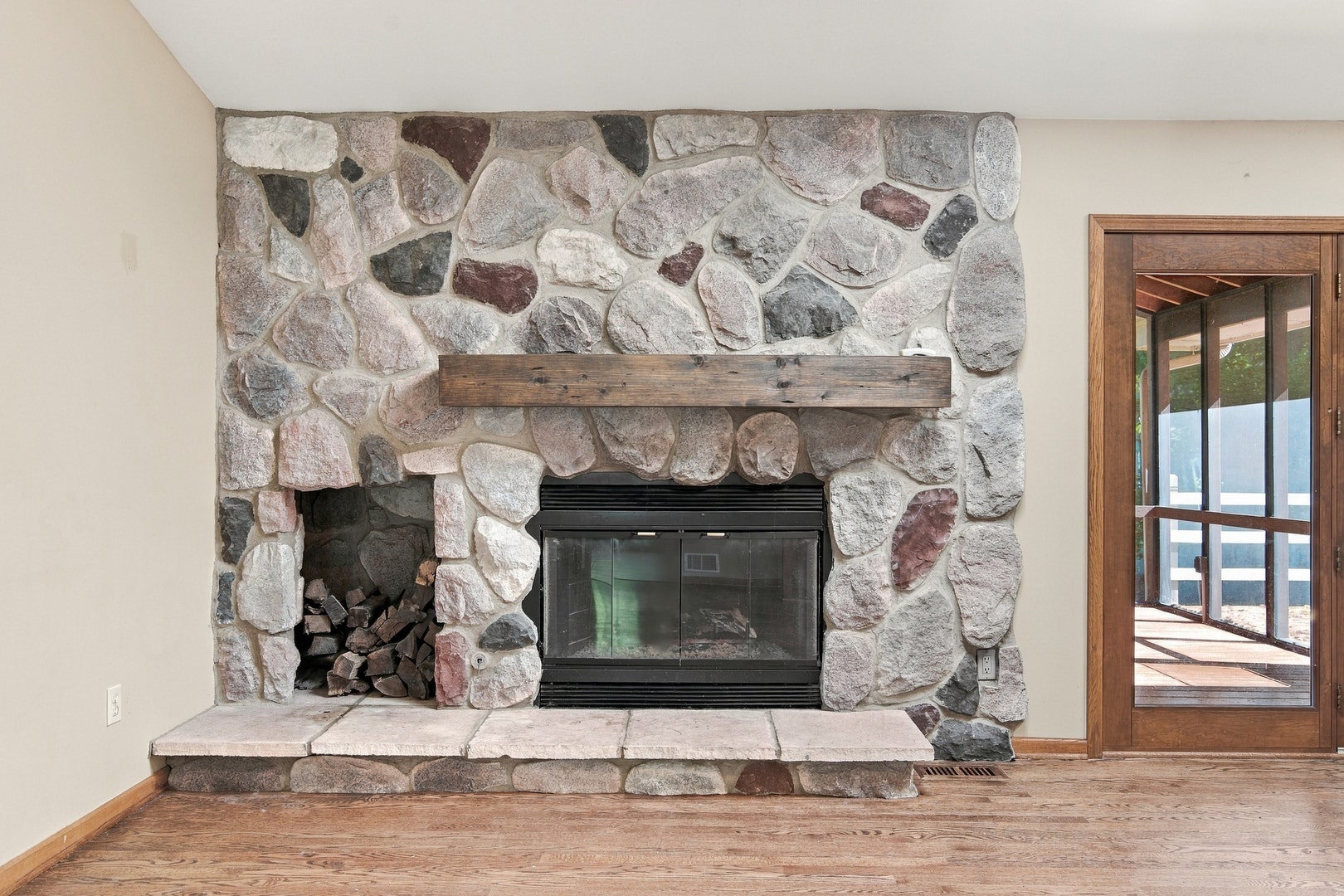 4516 Hillside Court, Crystal Lake, IL 60012 4516 Hillside Court, Crystal Lake, IL 60012