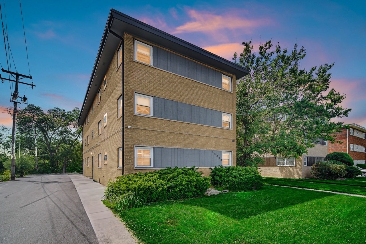 15334 Dr. Martin Luther King Jr. Drive, #3W, Dolton, IL 60419