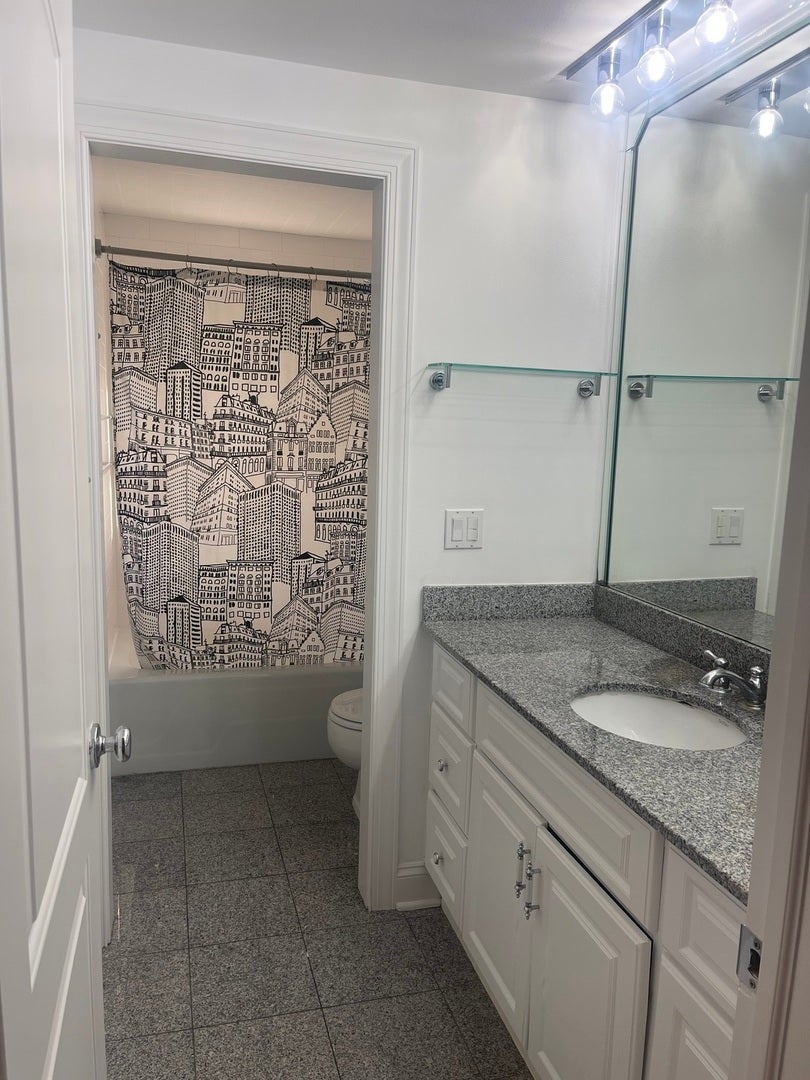 19W143 Avenue Rue Royal Avenue, Oak Brook, IL 60523 19W143 Avenue Rue Royal Avenue, Oak Brook, IL 60523