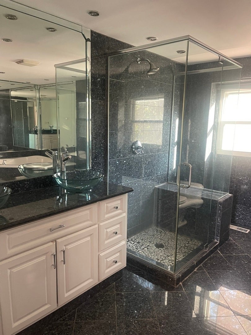 19W143 Avenue Rue Royal Avenue, Oak Brook, IL 60523 19W143 Avenue Rue Royal Avenue, Oak Brook, IL 60523