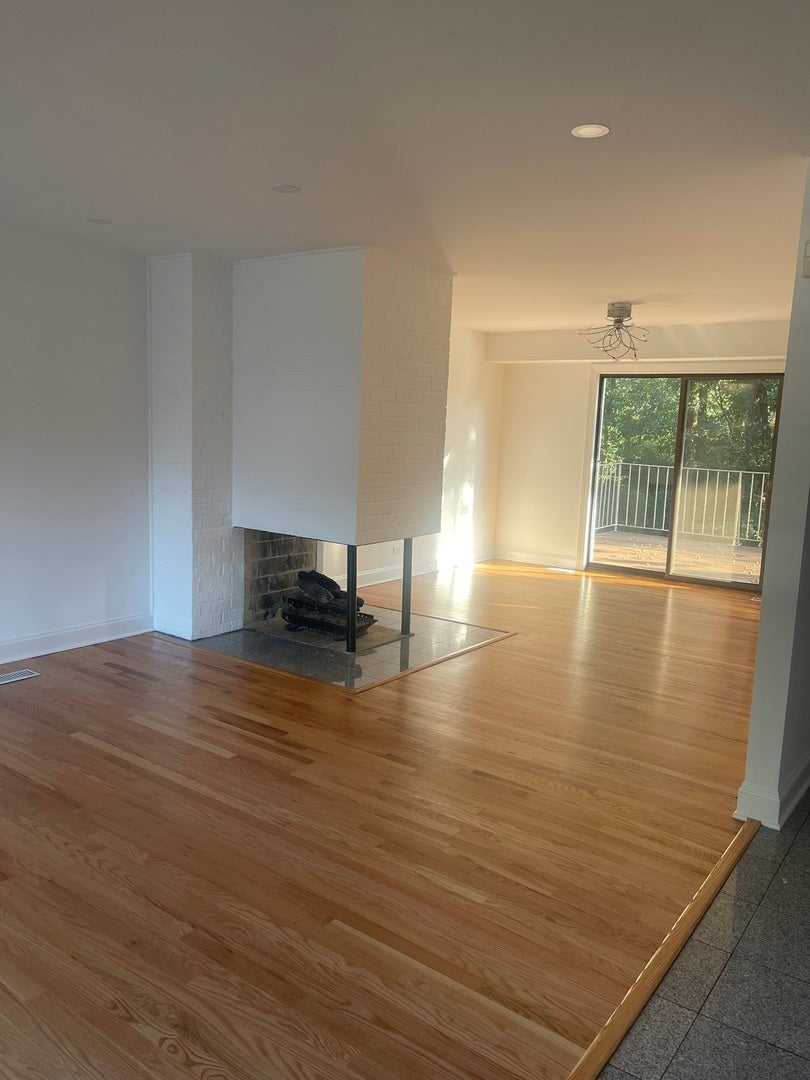 19W143 Avenue Rue Royal Avenue, Oak Brook, IL 60523 19W143 Avenue Rue Royal Avenue, Oak Brook, IL 60523