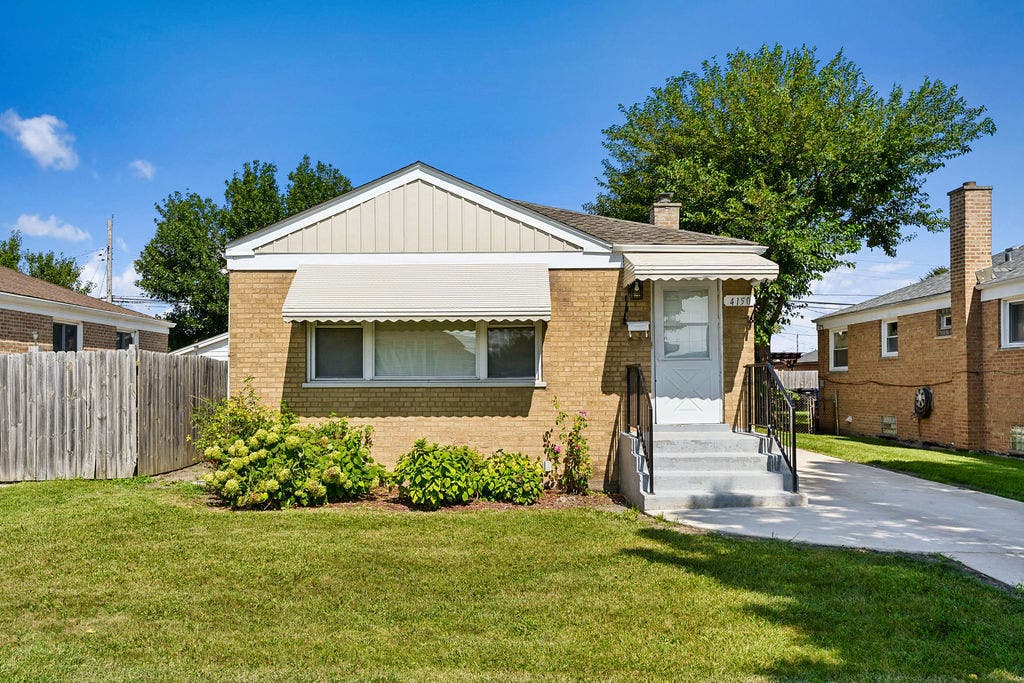 4150 W 83rd Street, Chicago, IL 60652 4150 W 83rd Street, Chicago, IL 60652