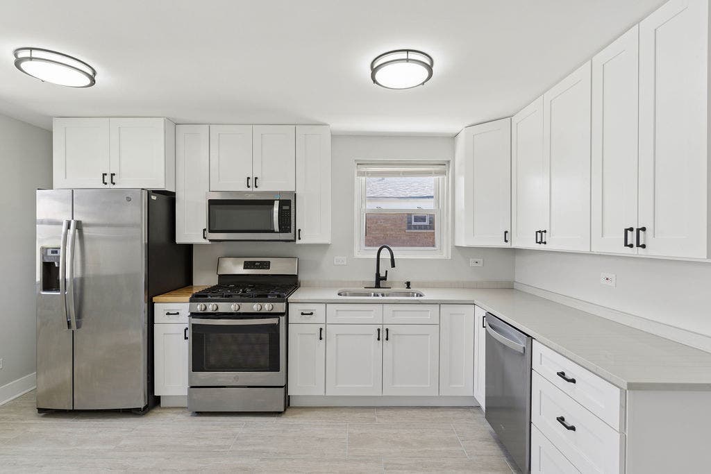 4150 W 83rd Street, Chicago, IL 60652 4150 W 83rd Street, Chicago, IL 60652