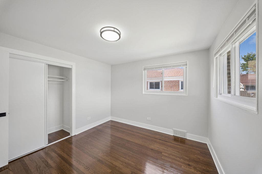 4150 W 83rd Street, Chicago, IL 60652 4150 W 83rd Street, Chicago, IL 60652