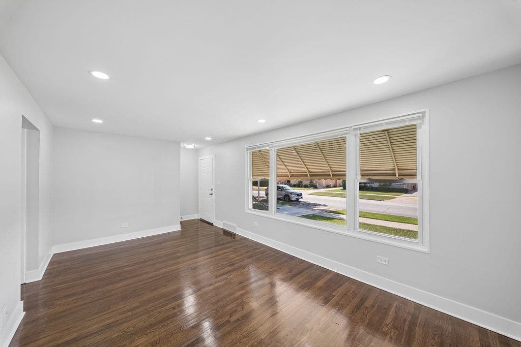 4150 W 83rd Street, Chicago, IL 60652 4150 W 83rd Street, Chicago, IL 60652