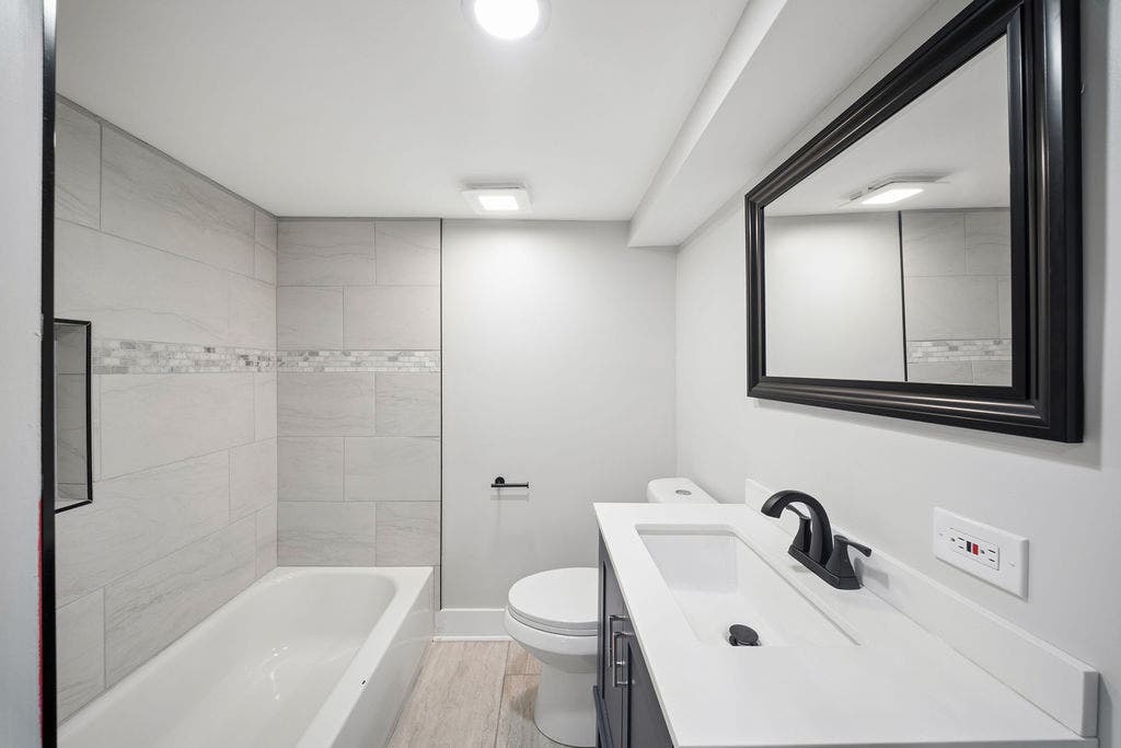 4150 W 83rd Street, Chicago, IL 60652 4150 W 83rd Street, Chicago, IL 60652