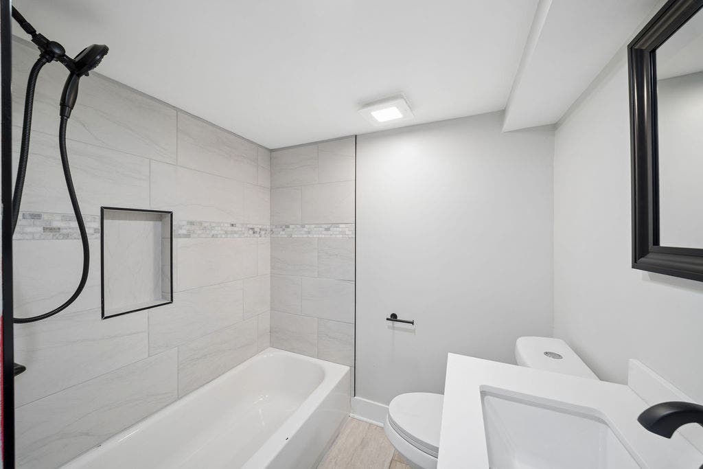 4150 W 83rd Street, Chicago, IL 60652 4150 W 83rd Street, Chicago, IL 60652