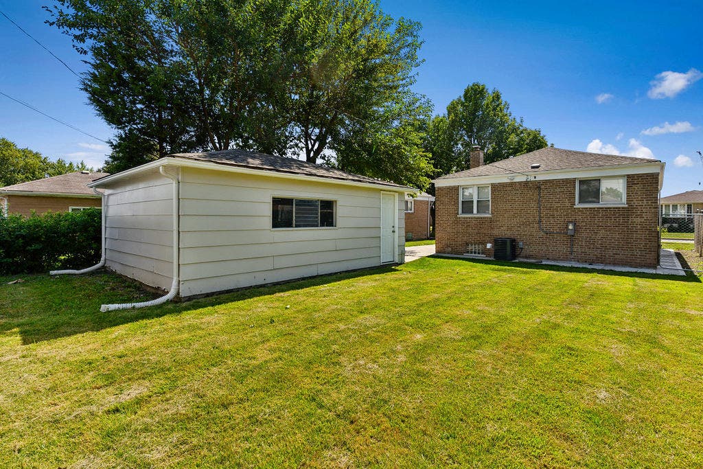 4150 W 83rd Street, Chicago, IL 60652 4150 W 83rd Street, Chicago, IL 60652
