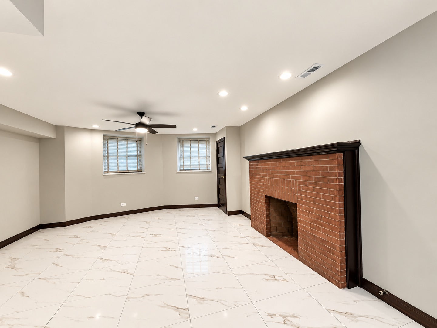442 E 48th Street, #B2, Chicago, IL 60615 442 E 48th Street, #B2, Chicago, IL 60615