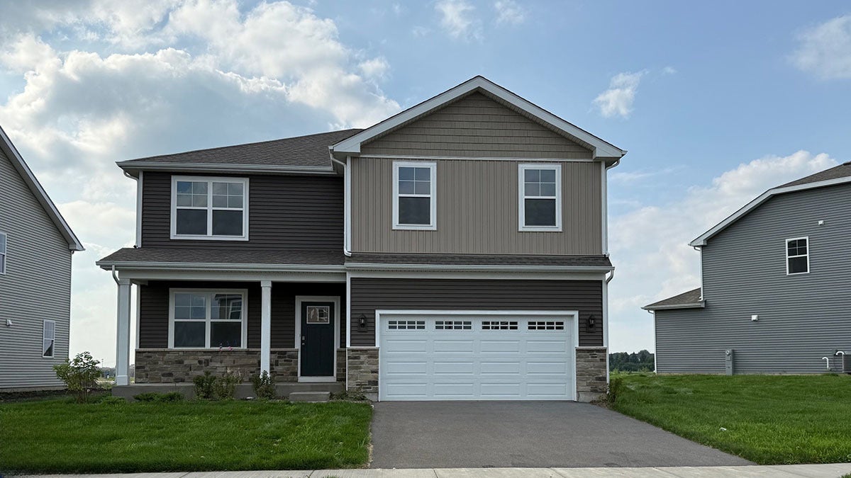 2310 Hirsch Road, Oswego, IL 60543 2310 Hirsch Road, Oswego, IL 60543