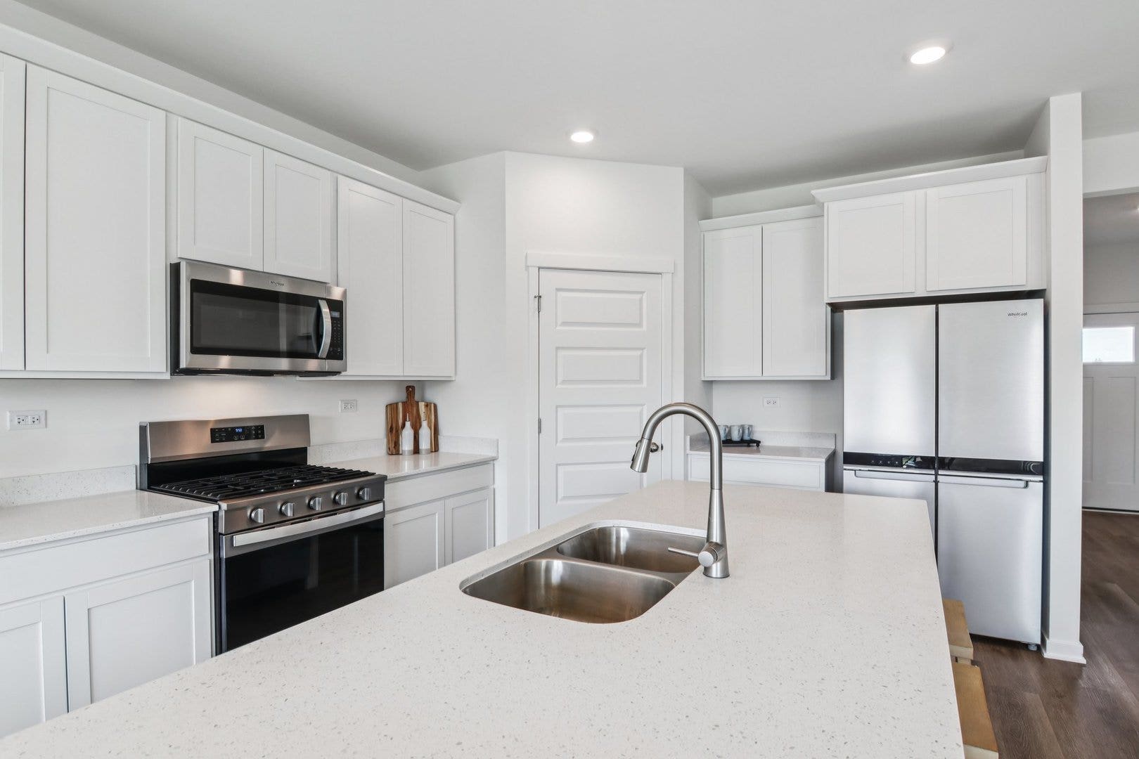 2310 Hirsch Road, Oswego, IL 60543 2310 Hirsch Road, Oswego, IL 60543