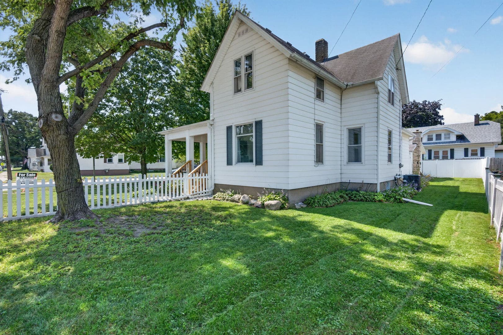 105 N Main St, Seneca, IL 61360 105 N Main St, Seneca, IL 61360