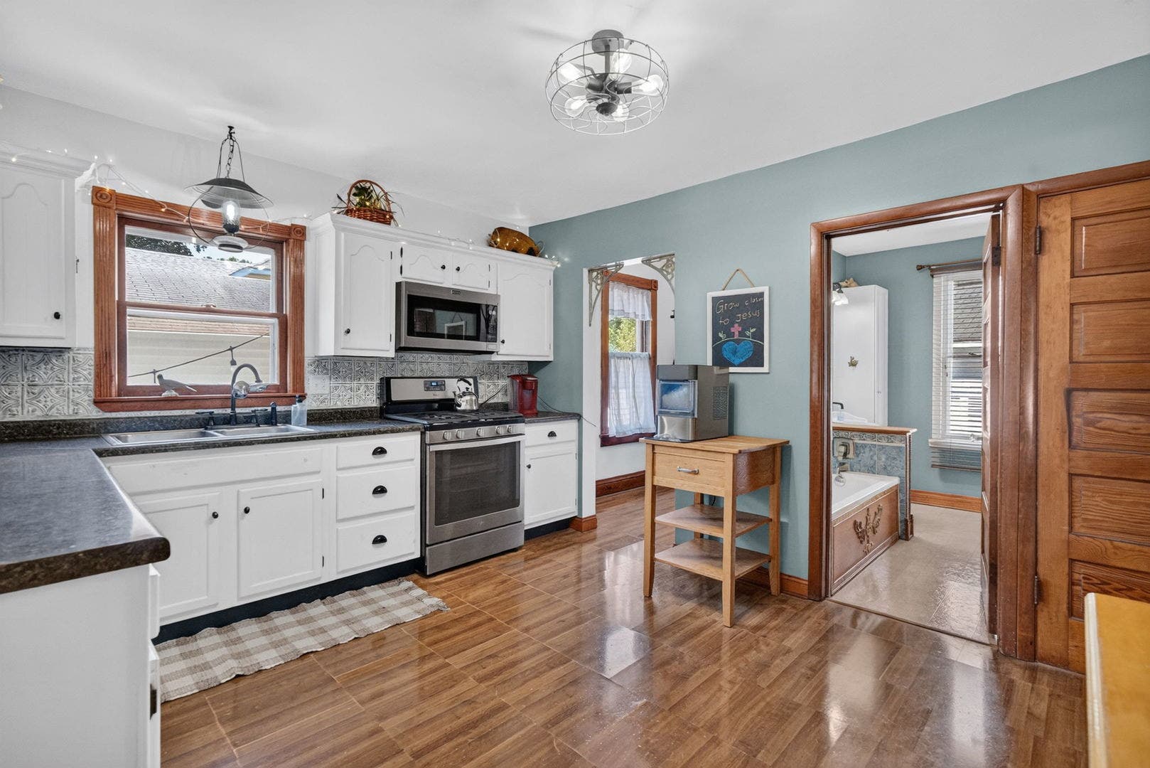 105 N Main St, Seneca, IL 61360 105 N Main St, Seneca, IL 61360