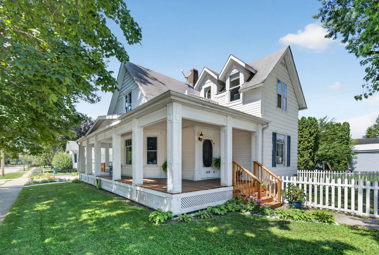 105 N Main St, Seneca, IL 61360 105 N Main St, Seneca, IL 61360
