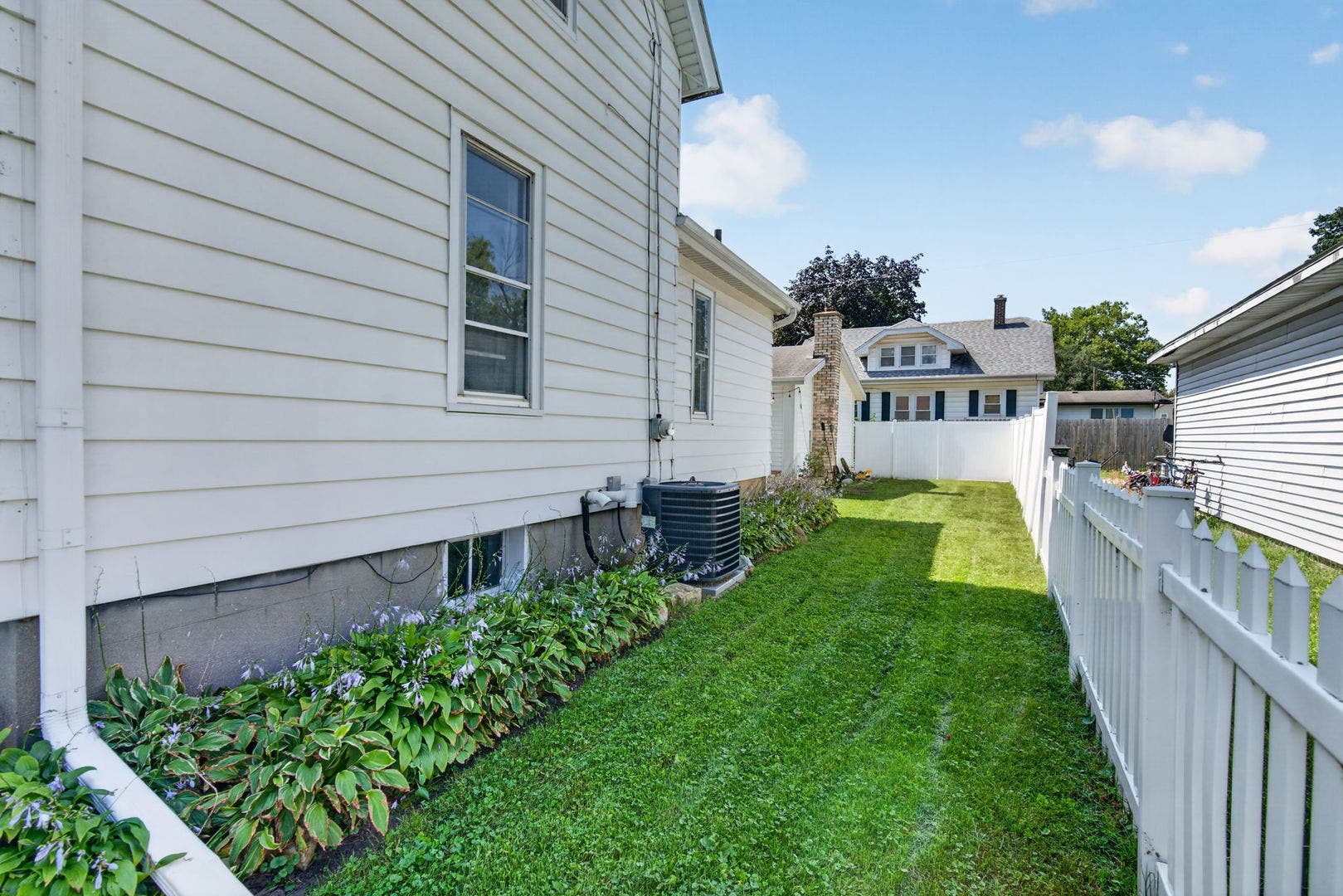 105 N Main St, Seneca, IL 61360 105 N Main St, Seneca, IL 61360