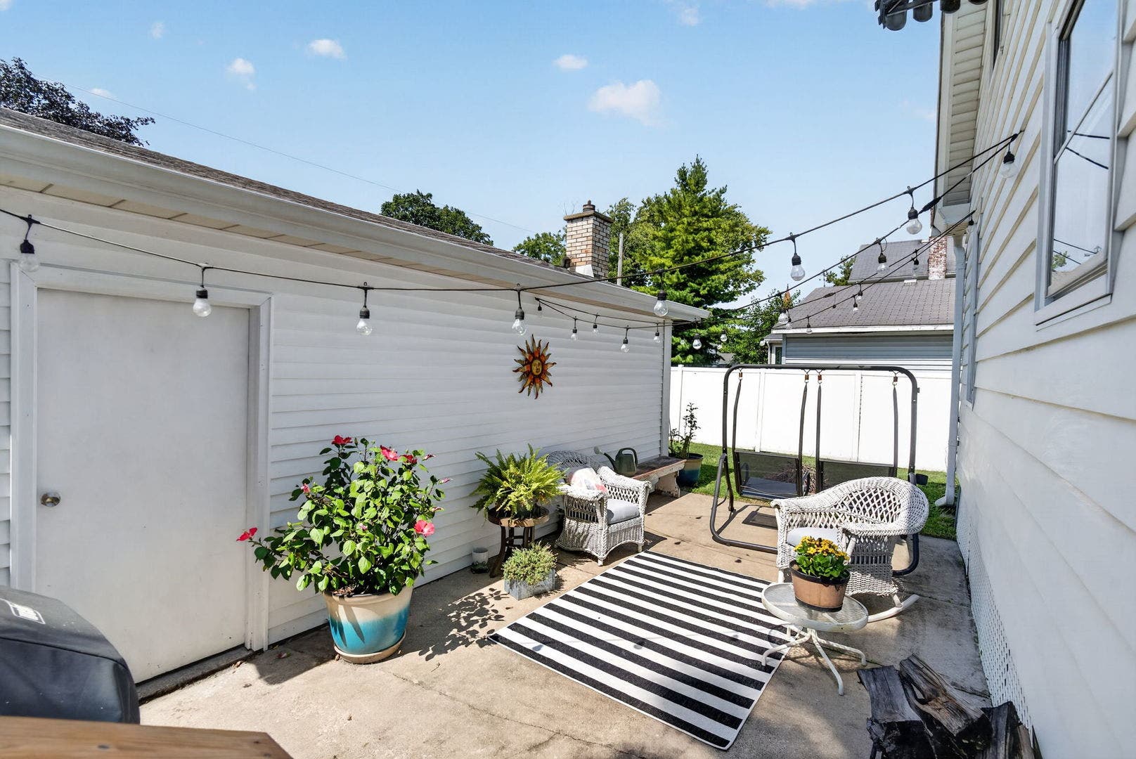 105 N Main St, Seneca, IL 61360 105 N Main St, Seneca, IL 61360