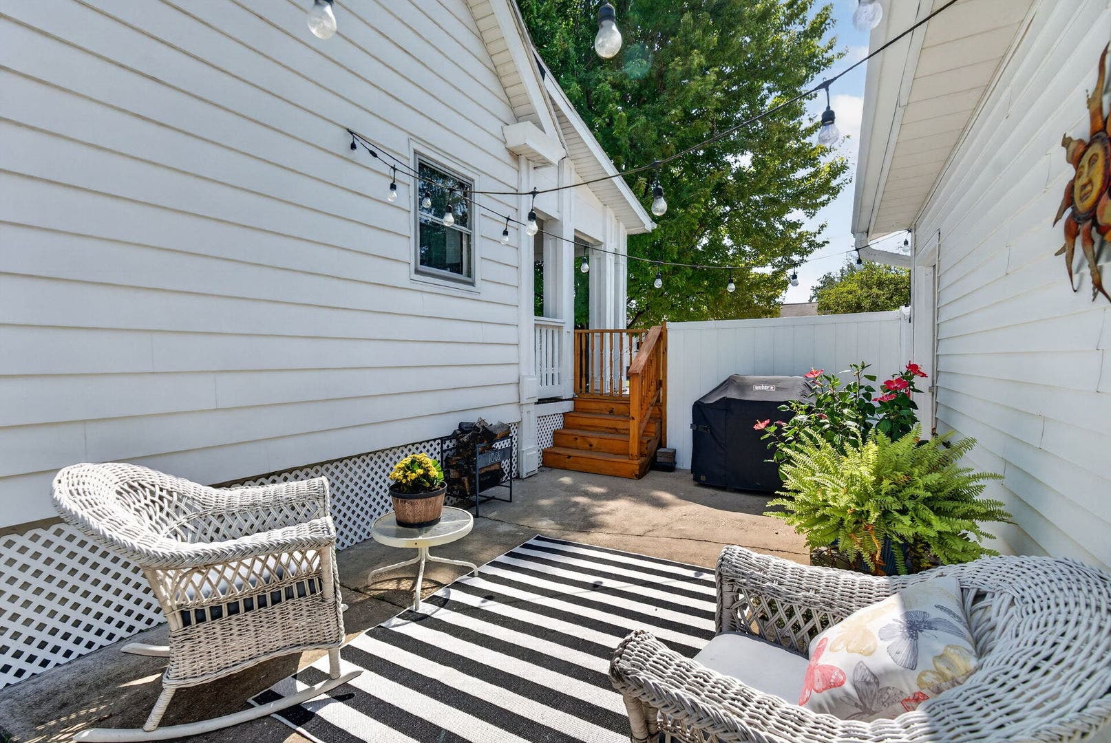 105 N Main St, Seneca, IL 61360 105 N Main St, Seneca, IL 61360