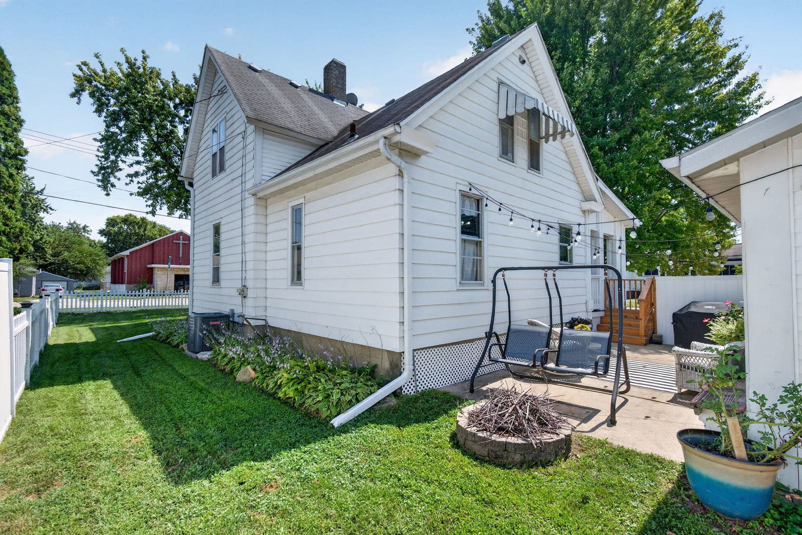 105 N Main St, Seneca, IL 61360 105 N Main St, Seneca, IL 61360