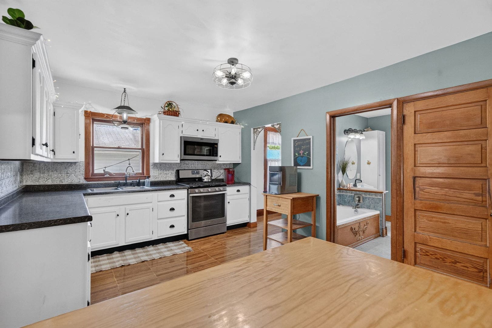105 N Main St, Seneca, IL 61360 105 N Main St, Seneca, IL 61360