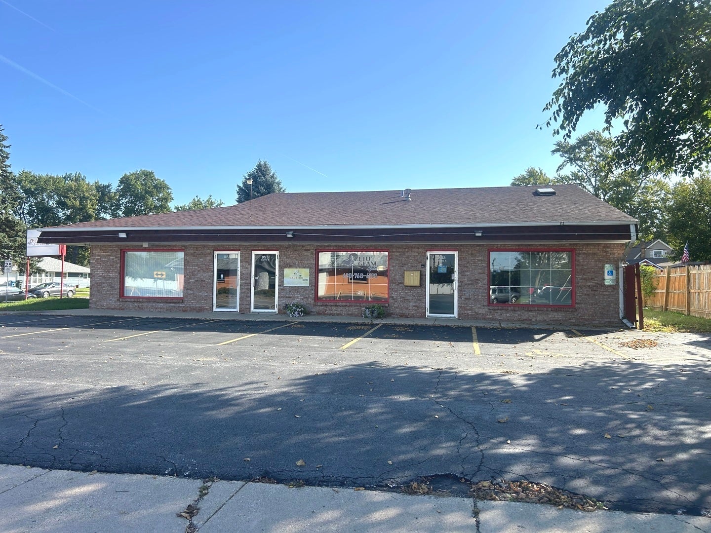 853 N Highland Avenue, Aurora, IL 60506