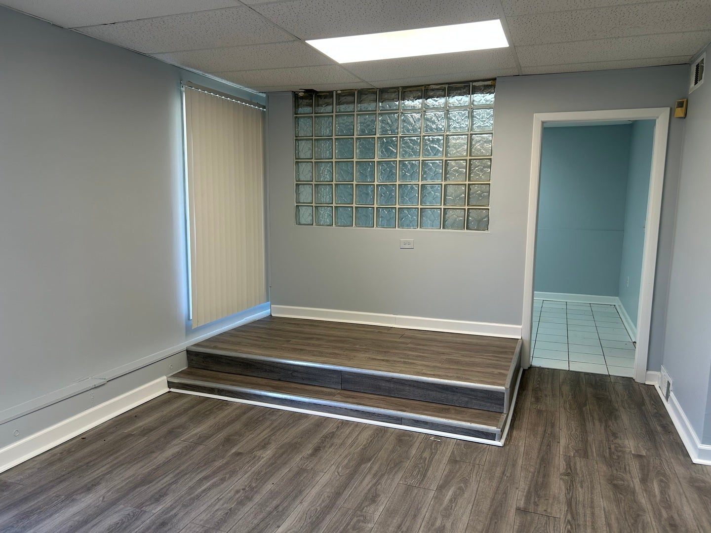 853 N Highland Avenue, Aurora, IL 60506