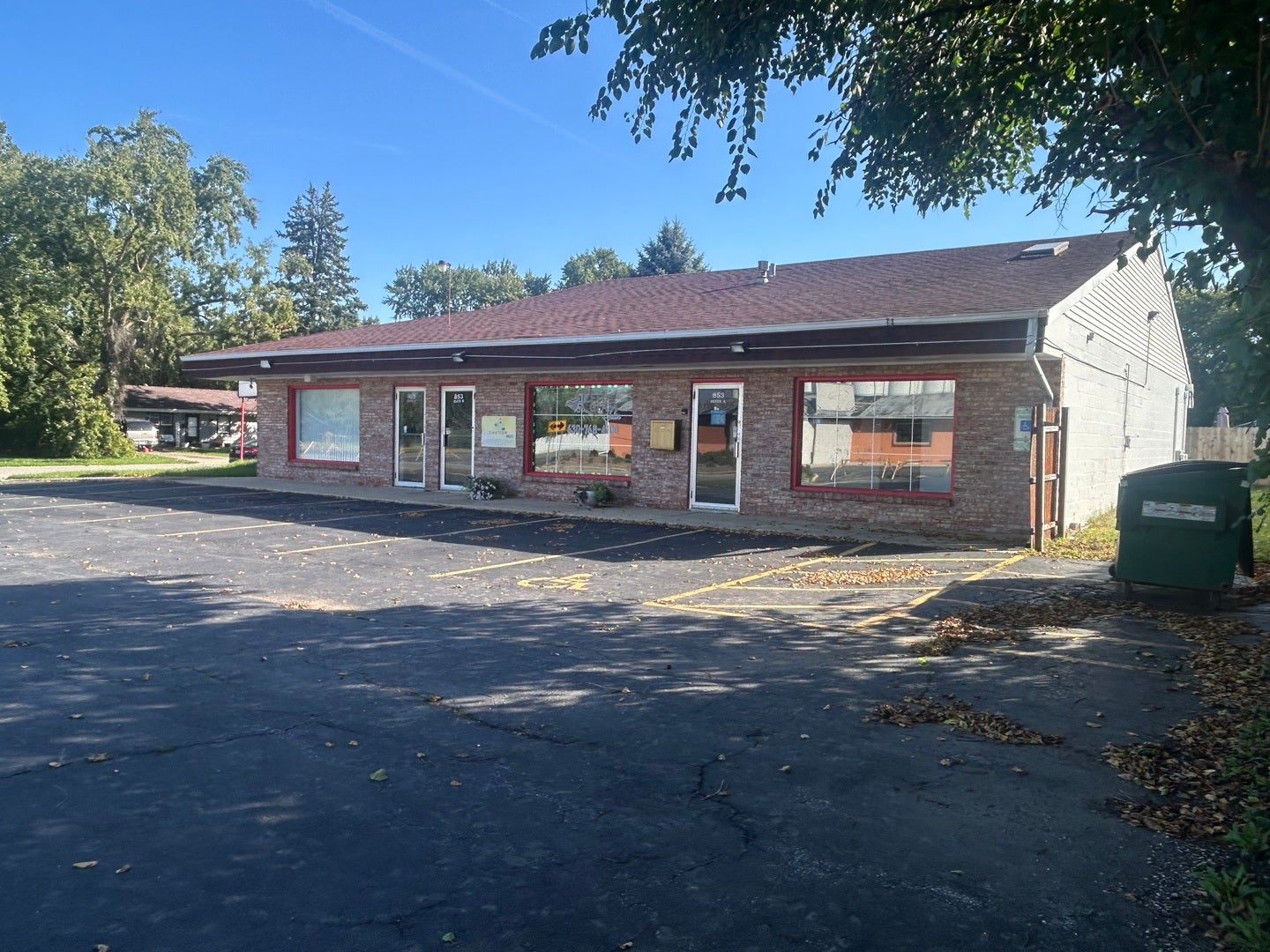 853 N Highland Avenue, Aurora, IL 60506